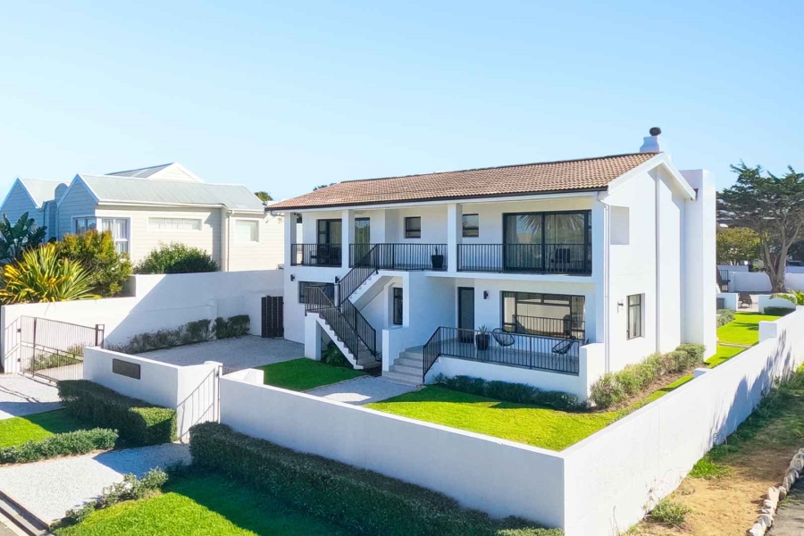 9 Bedroom Property for Sale in Westcliff Western Cape